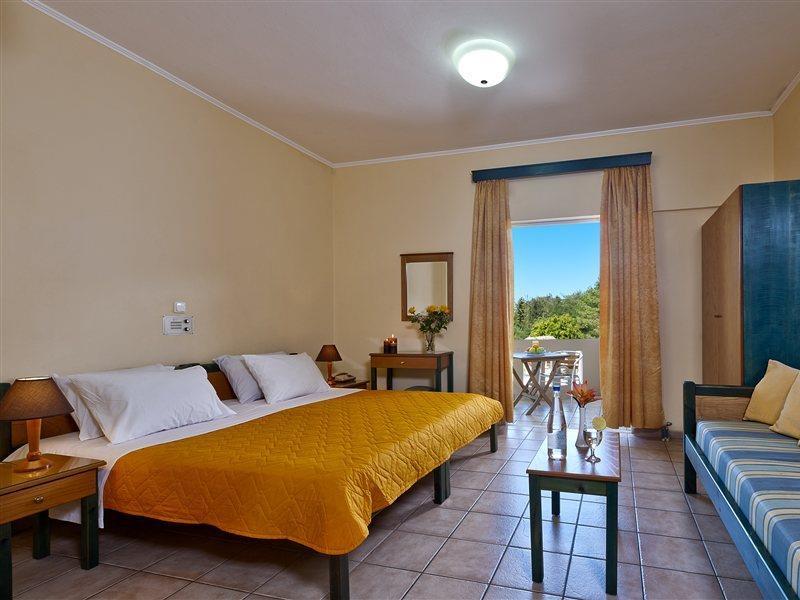 Inea Hotel & Suites Agioi Apostoli  Екстериор снимка